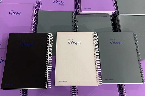 새로운 필기 경험을 선사하는 새로운 나선형 코일 노트 출시